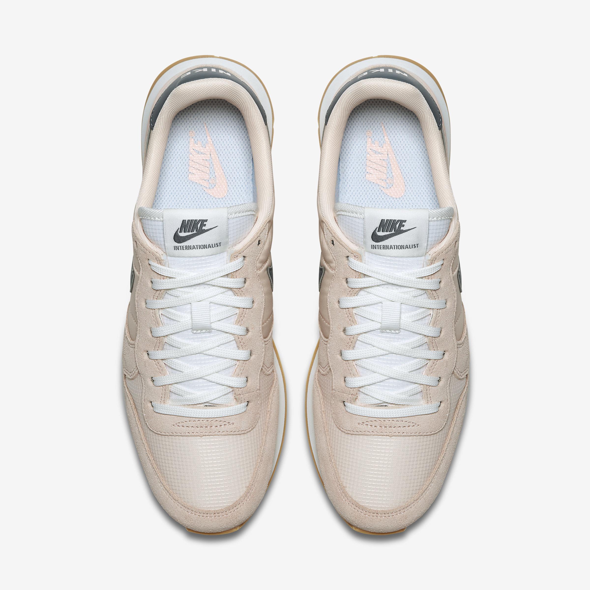 nike internationalist leather summit white